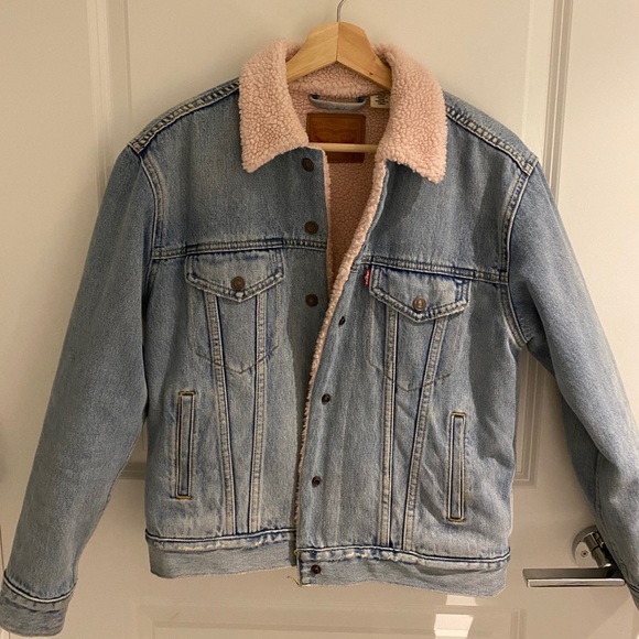 Levi’s Ex Bf Sherpa Jacket - Picture 4 of 5